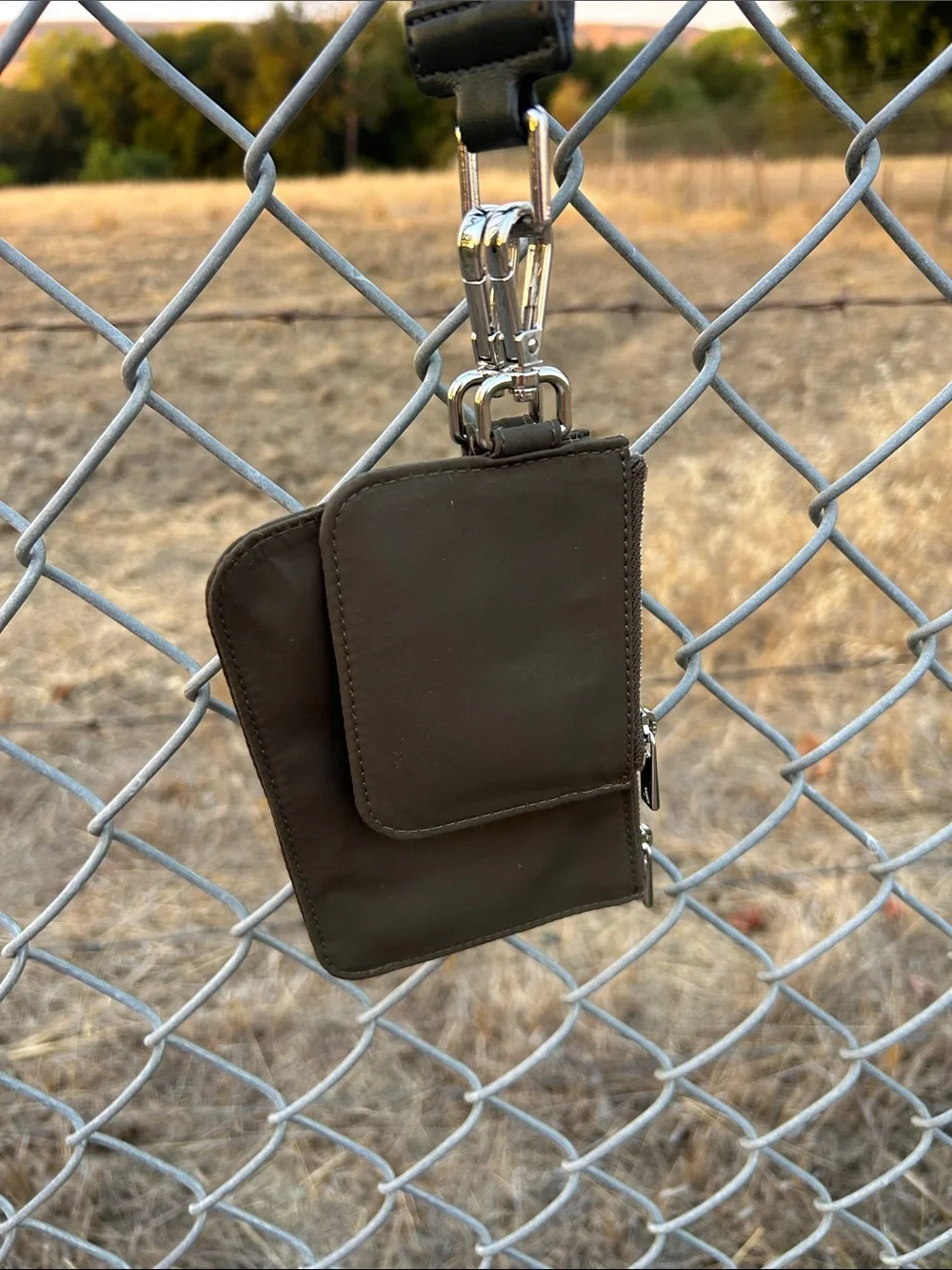 Aritzia Go-Getter Wristlet Olive Green